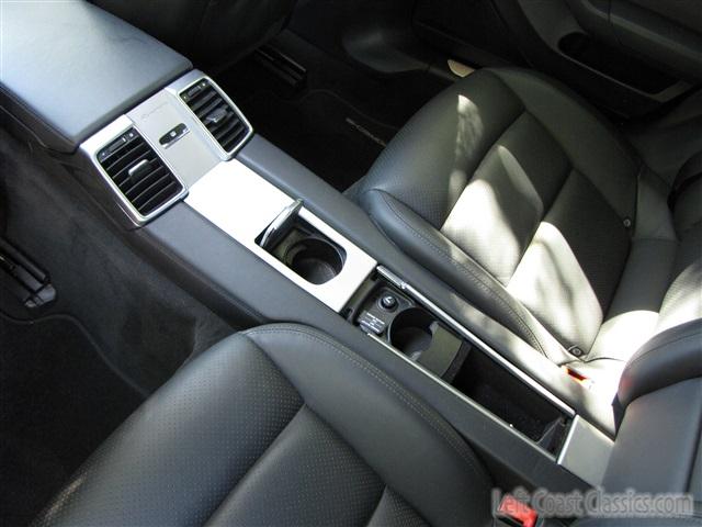 2010-porsche-panamera-s-082.jpg