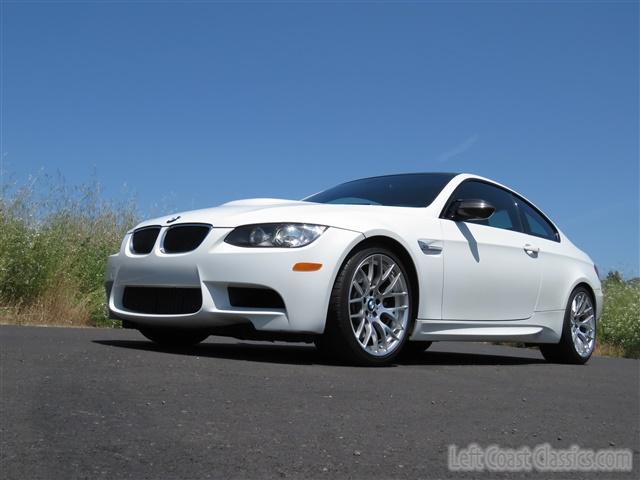 2011-bmw-m3-015.jpg