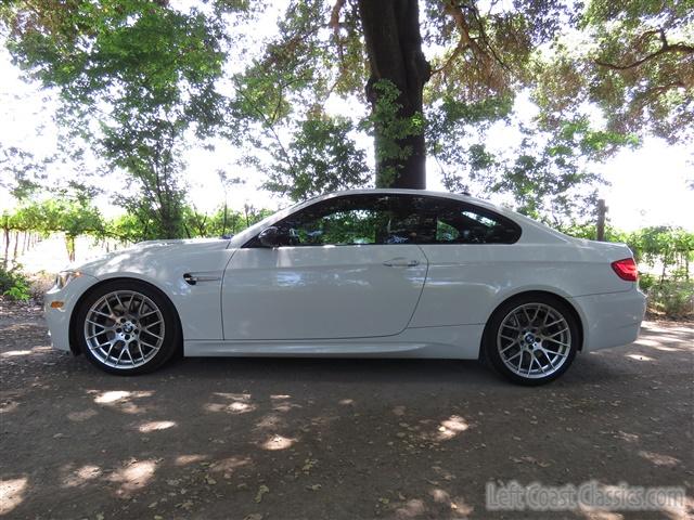 2011-bmw-m3-026.jpg