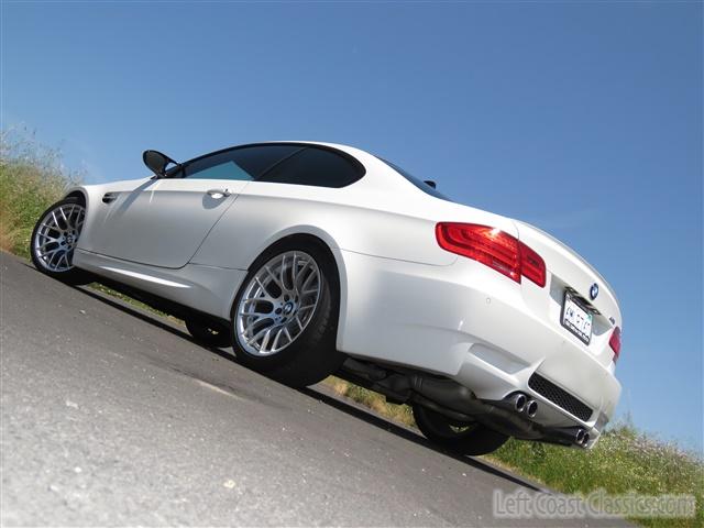 2011-bmw-m3-030.jpg