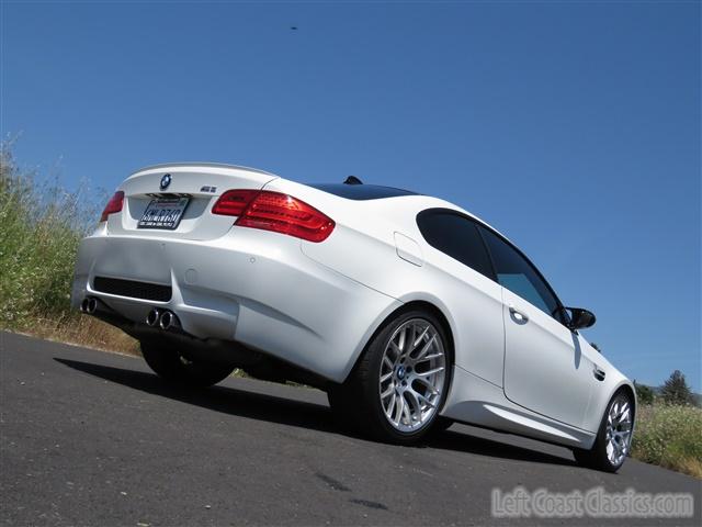 2011-bmw-m3-048.jpg