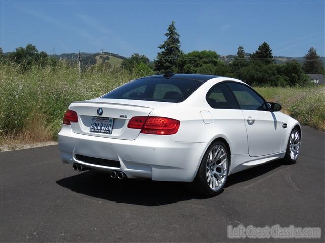 2011-bmw-m3-052.jpg