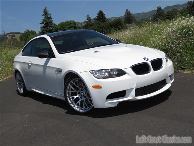 2011-bmw-m3-061.jpg