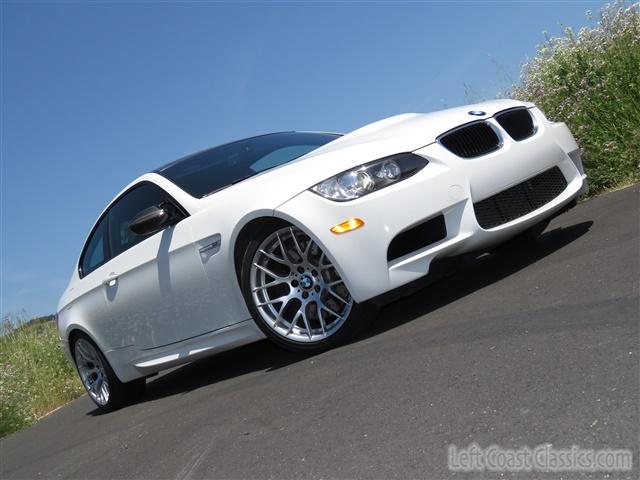 2011-bmw-m3-062.jpg