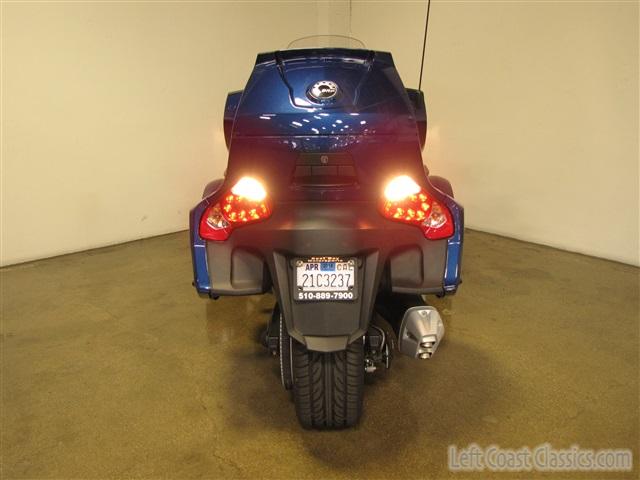 2011-can-am-spyder-008.jpg