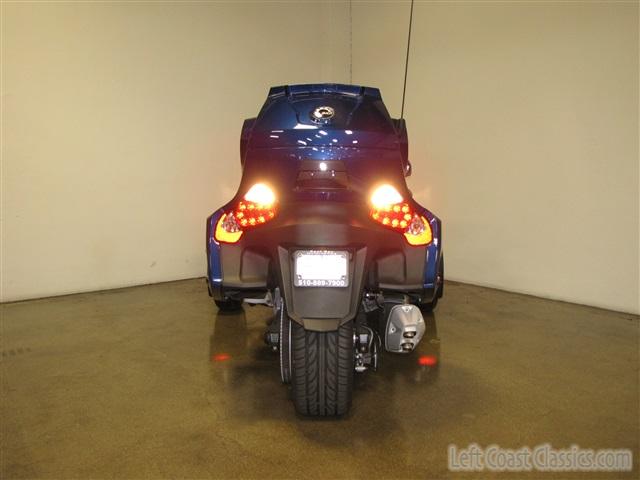 2011-can-am-spyder-010.jpg