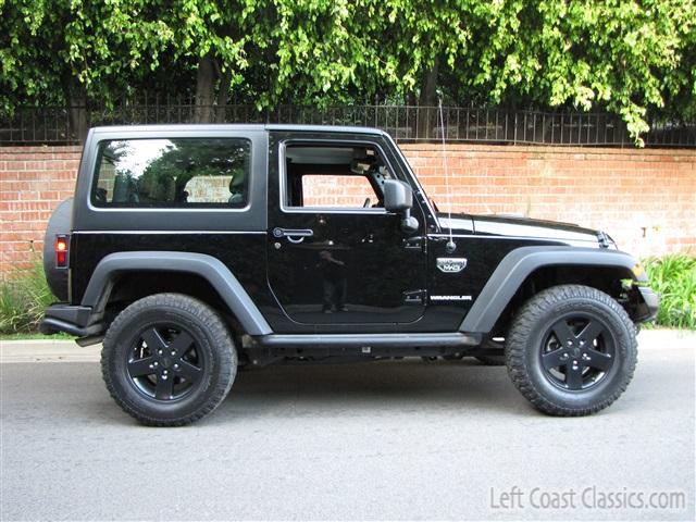 2012-jeep-wrangler-call-of-duty-015.jpg