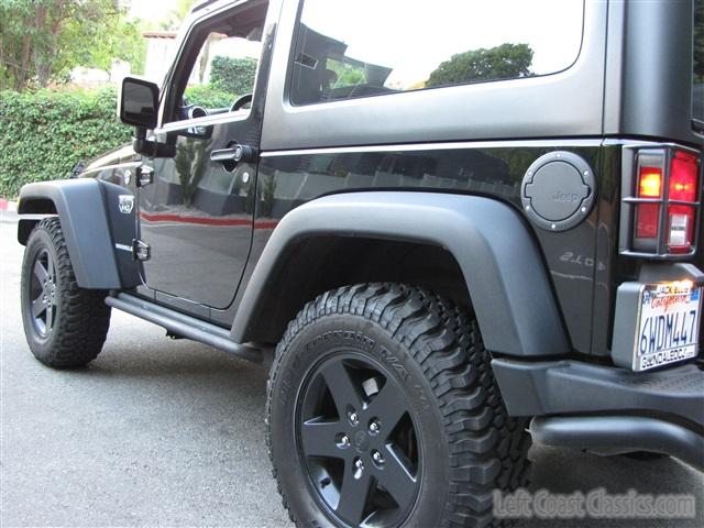 2012-jeep-wrangler-call-of-duty-022.jpg