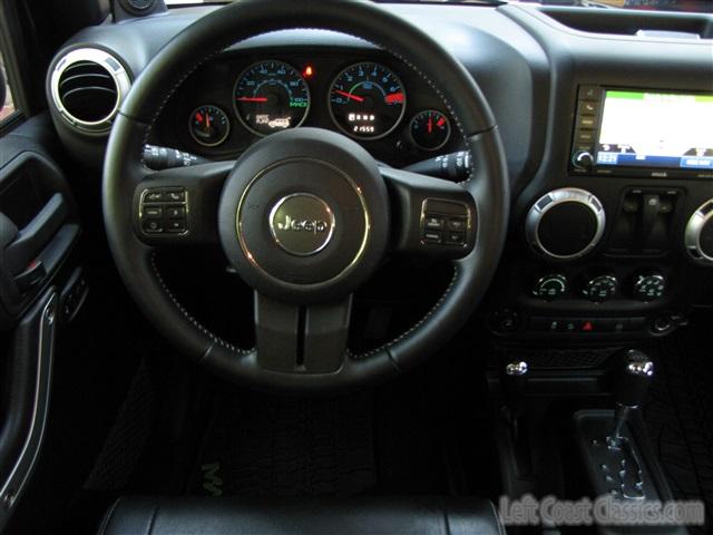 2012-jeep-wrangler-call-of-duty-034.jpg