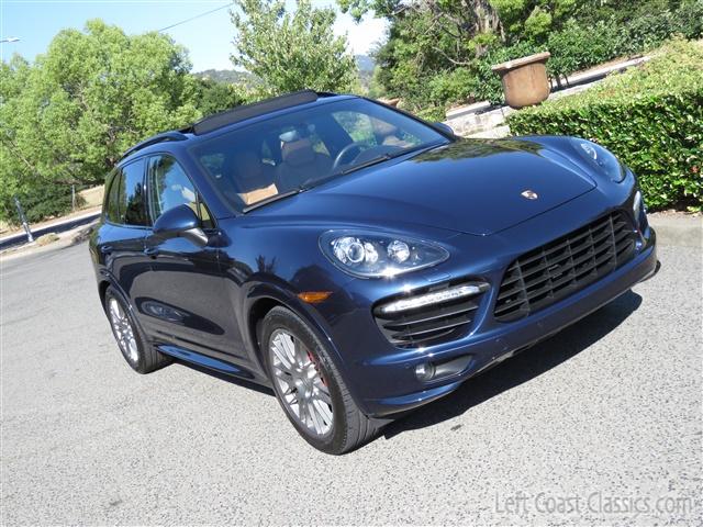 2014-porsche-cayenne-gts-021.jpg