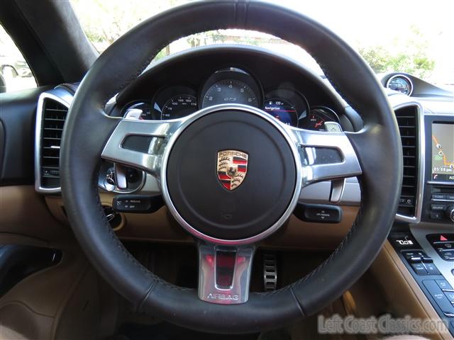 2014-porsche-cayenne-gts-086.jpg