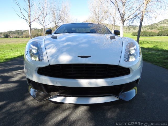 2015-aston-martin-vanquish-003.jpg