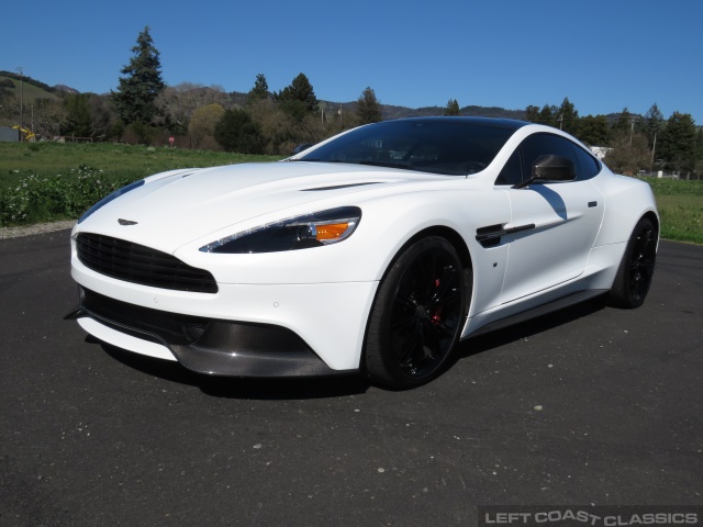 2015-aston-martin-vanquish-005.jpg