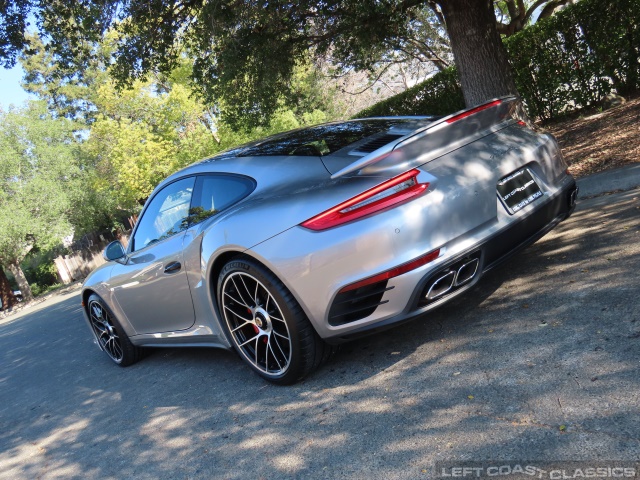 2019-porsche-911-turbo-013.jpg